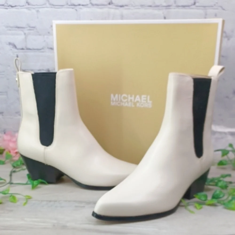 Michael Kors Kinlee Bootie NIB